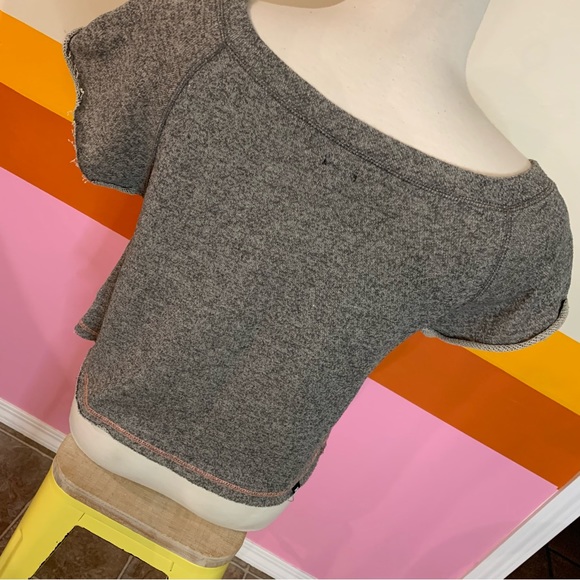 DC short sleeve pullover sweatshirt . ⚡️ - Picture 3 of 4